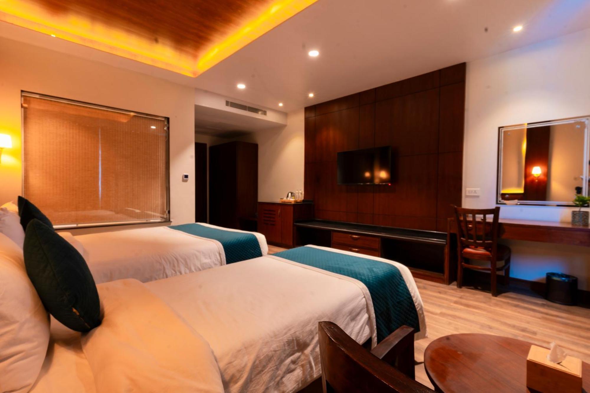 Galaxy Garden Resort Bharatpur  Exterior foto